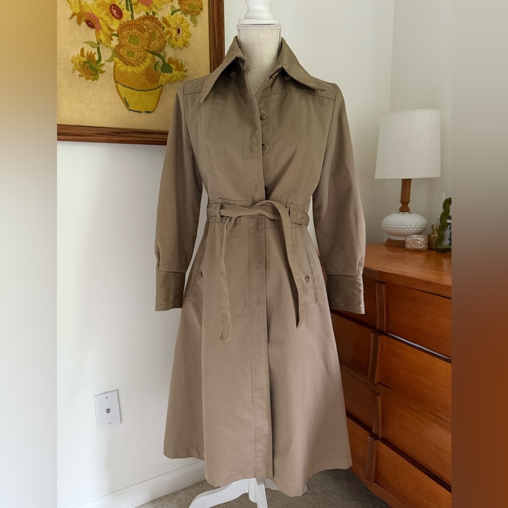 women’s vintage trench coat brown